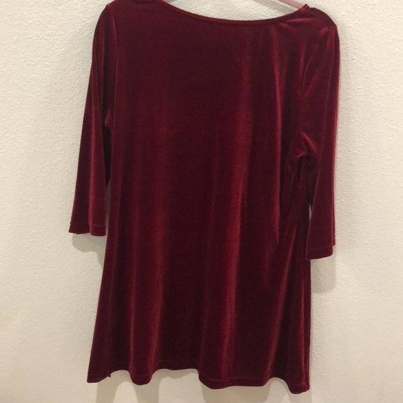 RICH red velvet dress with embossed floral design and bateau neckline.  Size L - Picture 3 of 3